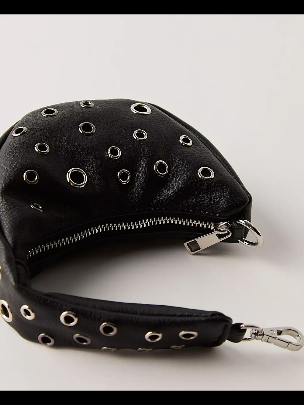 Free People Baby Carryall Bag Charm/ Sold Out Online 🔥 - Picture 3 of 4
